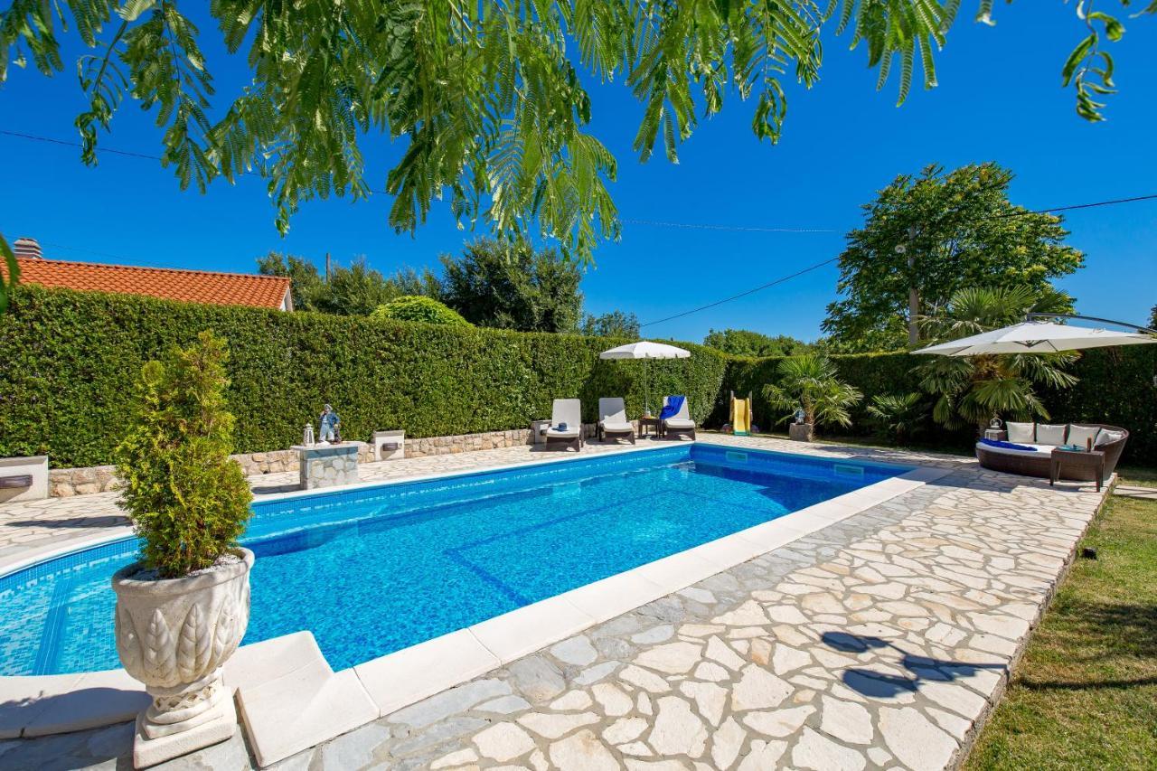 Villa Summer Oasis Dobrinj Bagian luar foto