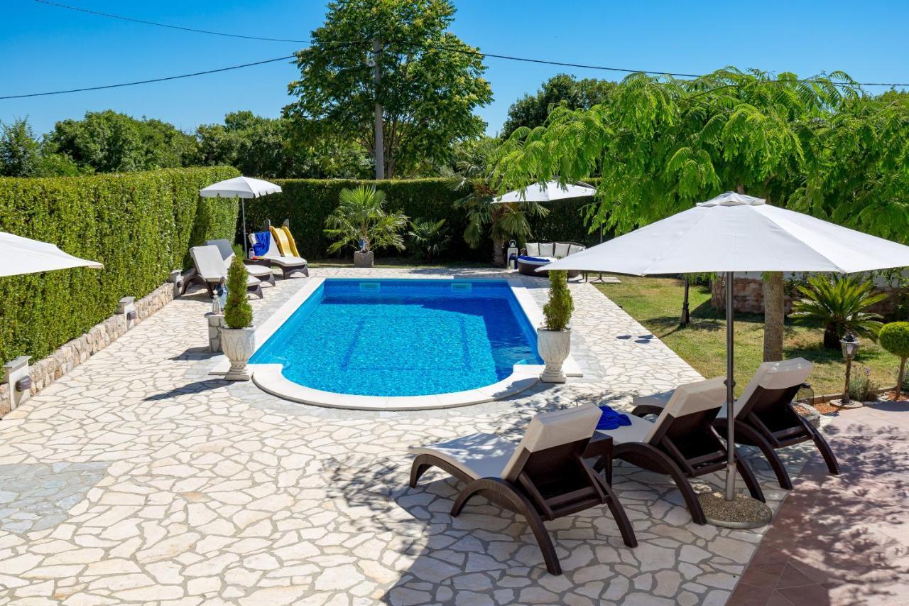 Villa Summer Oasis Dobrinj Bagian luar foto