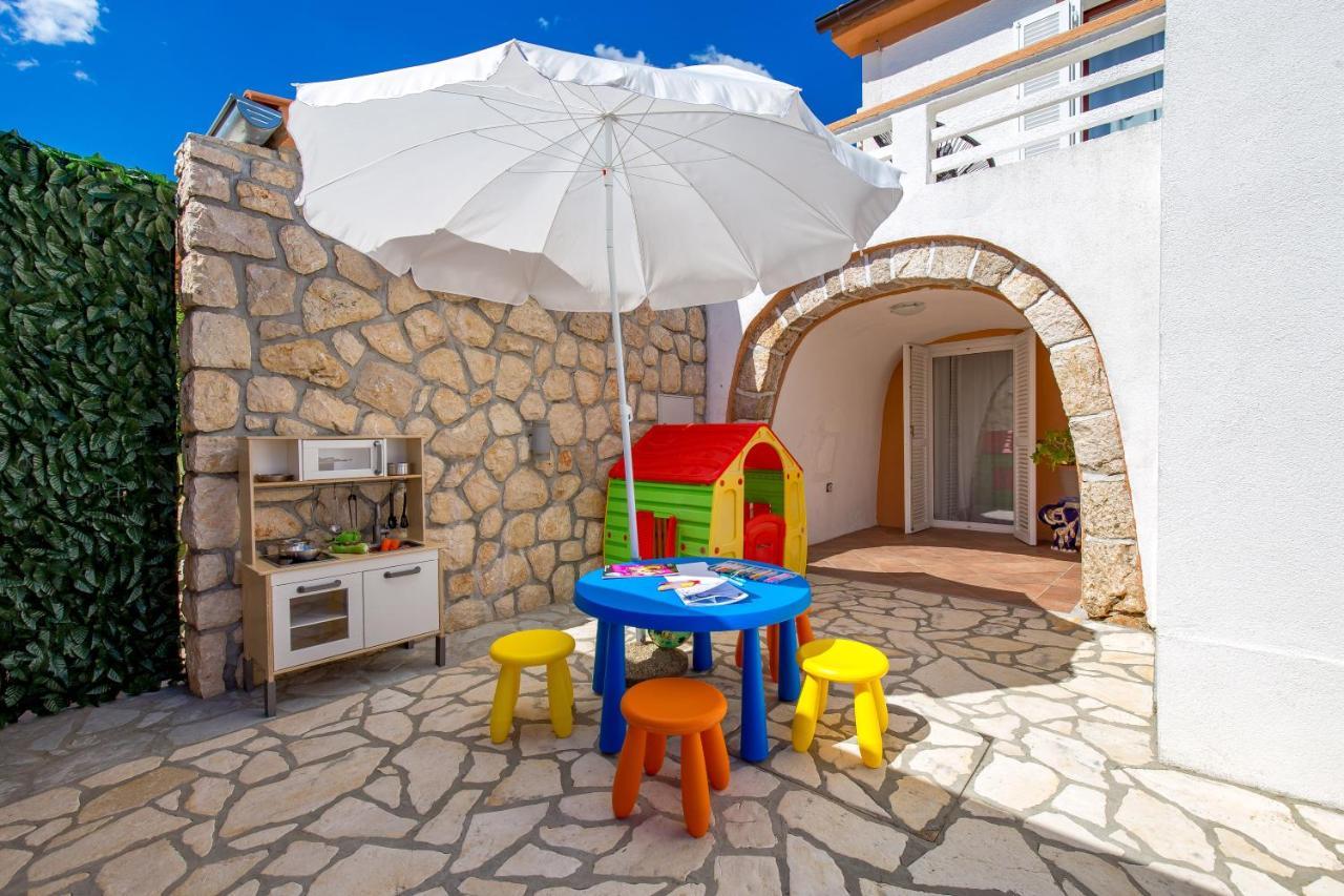 Villa Summer Oasis Dobrinj Bagian luar foto