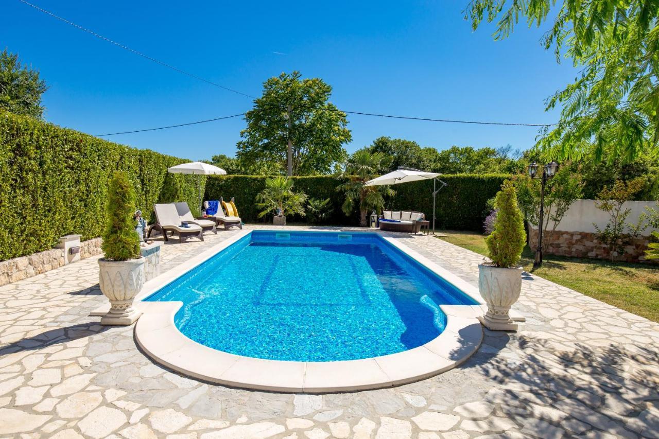 Villa Summer Oasis Dobrinj Bagian luar foto
