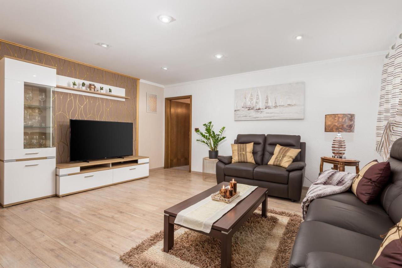 Villa Summer Oasis Dobrinj Bagian luar foto
